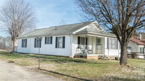203 Cohen St, Morganton, NC 28655