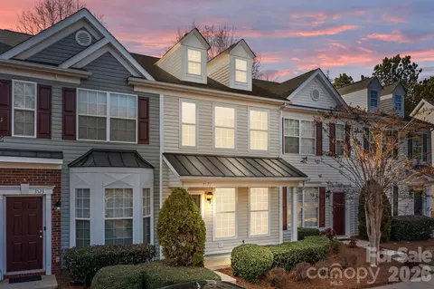 3527 Creeping Flora Ln, Charlotte, NC 28216