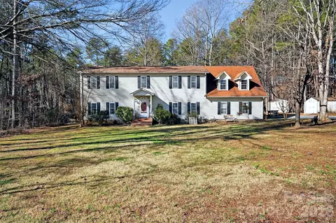 1146 Landrum Rd, Columbus, NC 28722