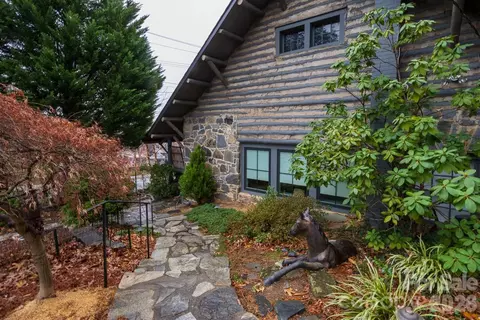 Exterior - 15 Chestnut St, Tryon, NC 28782 photo 4 of 6
