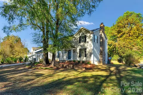 12006 Woodside Falls Rd, Pineville, NC 28134