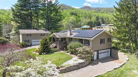 79 Winslow Rd, Waynesville, NC 28786