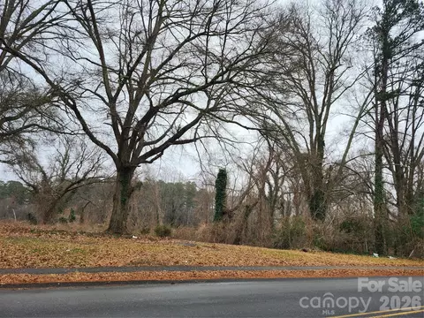 1006 N Weldon St, Gastonia, NC 28054