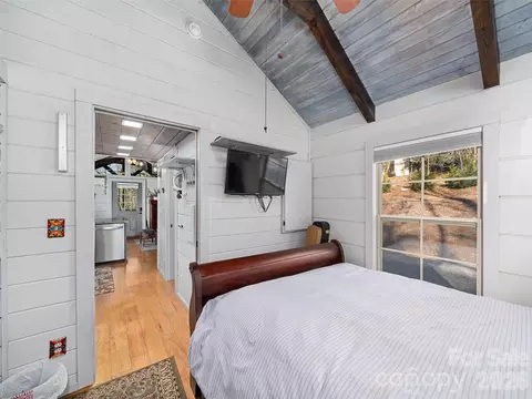 Bedroom - 623 Overlook Dr, Spruce Pine, NC 28777 photo 2 of 2
