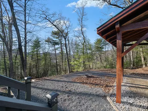Exterior - 623 Overlook Dr, Spruce Pine, NC 28777 photo 3 of 5