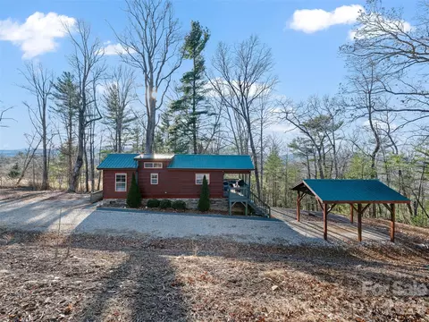 623 Overlook Dr, Spruce Pine, NC 28777