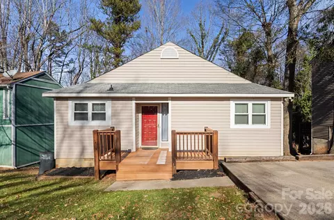 27077 Catamaran Dr, Tega Cay, SC 29708