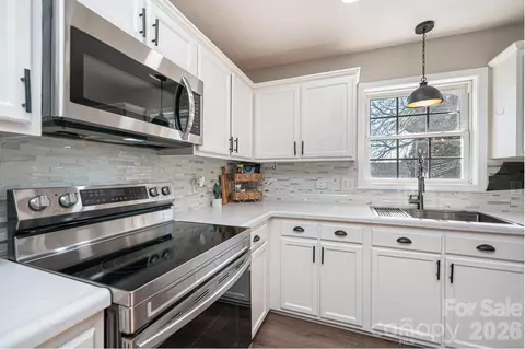 Kitchen - 1355 Millrace Dr, Conover, NC 28613 photo 6 of 6
