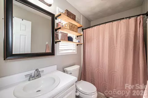 Bath - 1355 Millrace Dr, Conover, NC 28613 photo 2 of 2