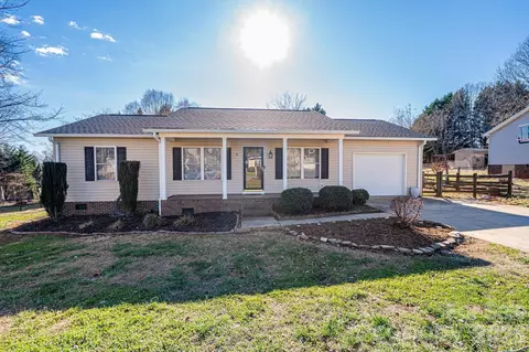 1355 Millrace Dr, Conover, NC 28613