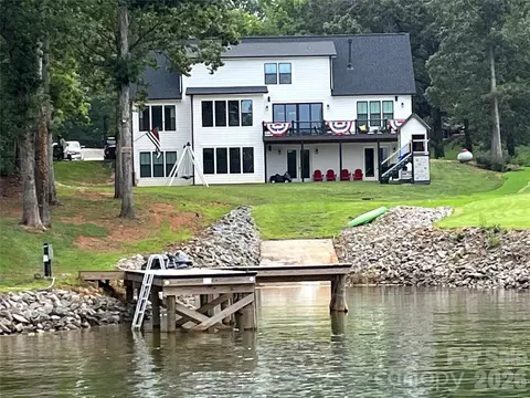 5020 Slanting Bridge Rd, Sherrills Ford, NC 28673
