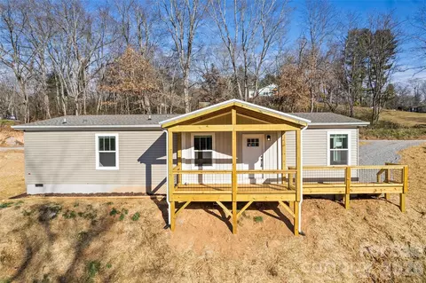 77 Geiranger Dr, Clyde, NC 28721