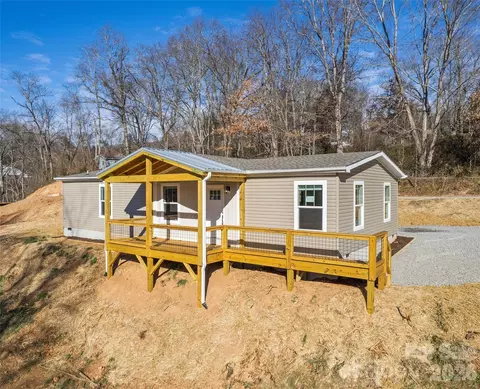 Exterior - 77 Geiranger Dr, Clyde, NC 28721 photo 2 of 7