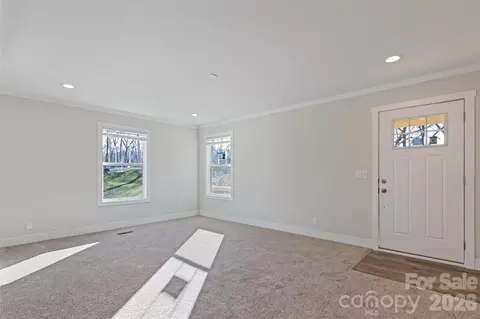 Living - 77 Geiranger Dr, Clyde, NC 28721 photo 2 of 5