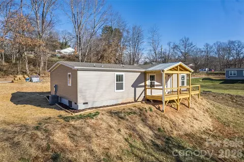 Exterior - 77 Geiranger Dr, Clyde, NC 28721 photo 4 of 7