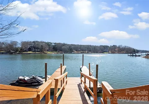 4470 Power Dr, Sherrills Ford, NC 28673