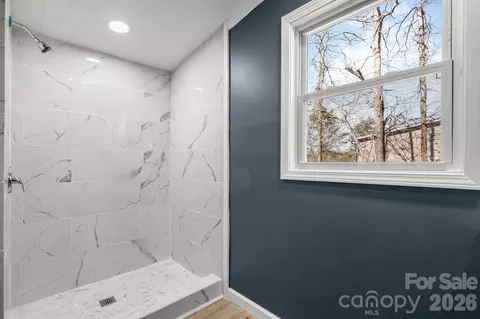Bath - 1737 Bush Dr, Conover, NC 28613 photo 1 of 1