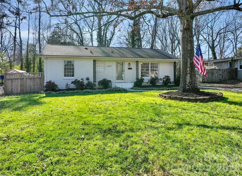 1434 Edgewater Dr, Charlotte, NC 28210