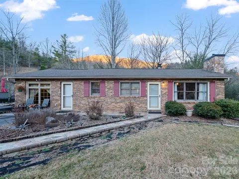 1280 Hamburg Rd, Bakersville, NC 28705