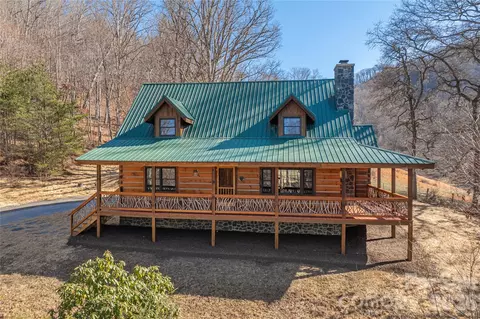 706 Ramble Ln, Canton, NC 28716
