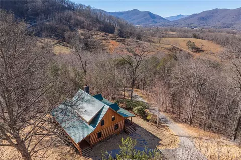 706 Ramble Ln, Canton, NC 28716 photo 2