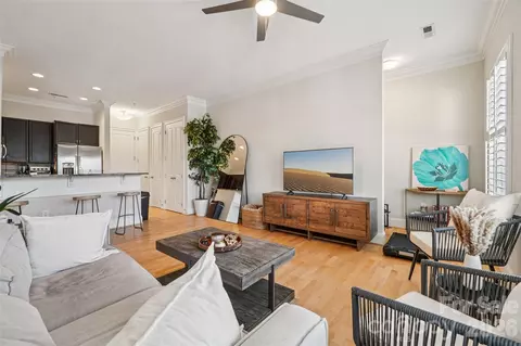 2952 Selwyn 203 Ave #203, Charlotte, NC 28209