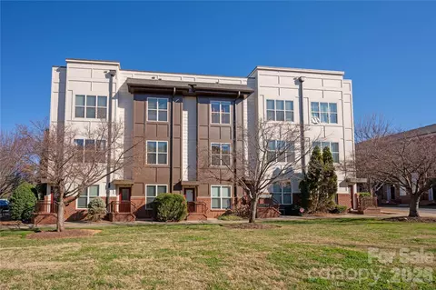 841 Seigle Point Dr, Charlotte, NC 28204