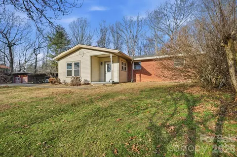 101 Valley Overlook Dr, Pisgah Forest, NC 28768