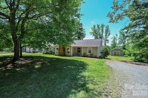2209 Waverly Dr, Monroe, NC 28112