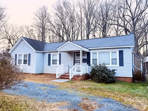 833 Dennis St, Troy, NC 27371
