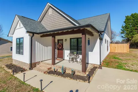 1325 E Cannon Ave, Albemarle, NC 28001