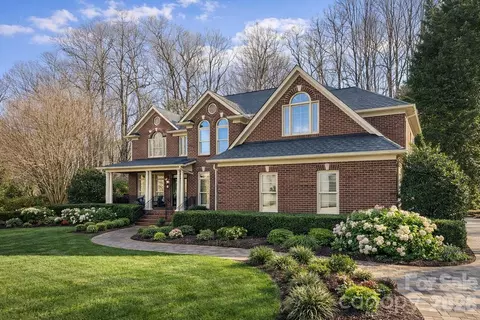 154 Pin Oak Ln, Mooresville, NC 28117