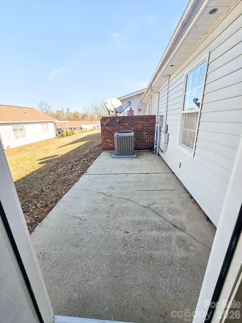Exterior - 151 24th Nw St NW, Hickory, NC 28601 photo 3 of 5