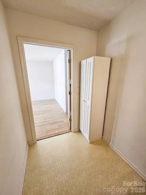 Entry Way - 151 24th Nw St NW, Hickory, NC 28601 photo 1 of 1