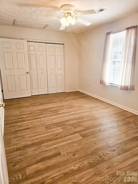 Bedroom - 151 24th Nw St NW, Hickory, NC 28601 photo 2 of 5