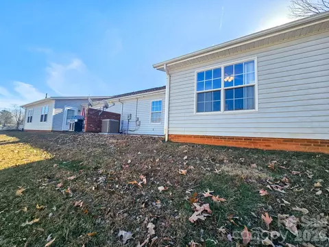 Exterior - 151 24th Nw St NW, Hickory, NC 28601 photo 5 of 5
