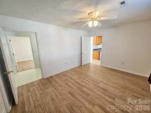 Living - 151 24th Nw St NW, Hickory, NC 28601 photo 5 of 5