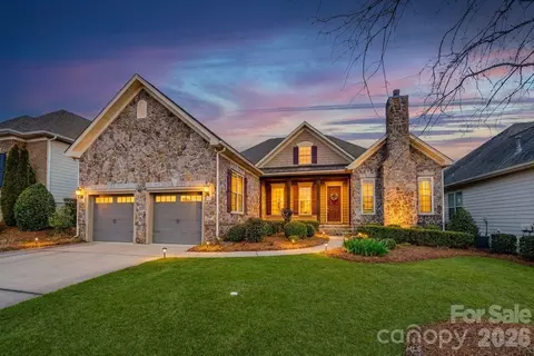 14920 High Bluff Ct, Charlotte, NC 28278