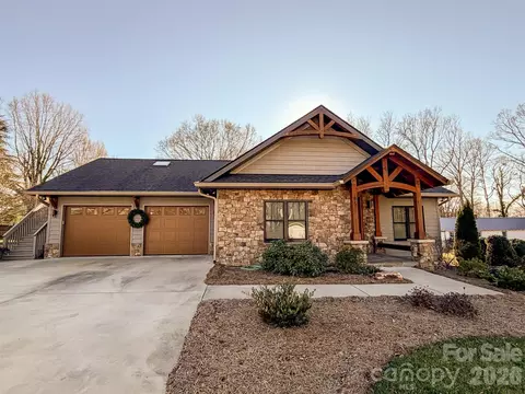85 20th Nw Ave NW, Hickory, NC 28601