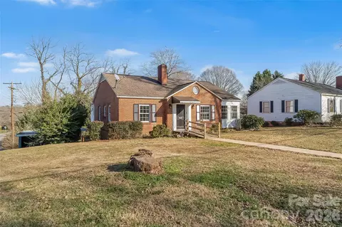 1474 12th Street Nw Dr NW, Hickory, NC 28601