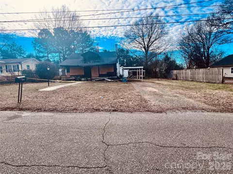 506 E Washington Ave, Bessemer City, NC 28016