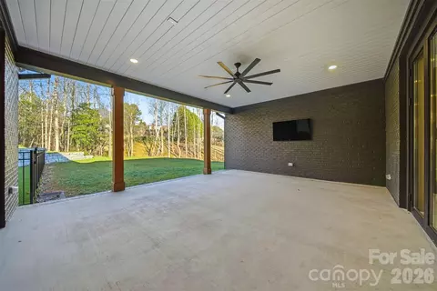6054 Willowbottom Rd, Hickory, NC 28602 photo 9