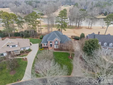View/Area - 18908 Riverwind Ln, Davidson, NC 28036 photo 1 of 4