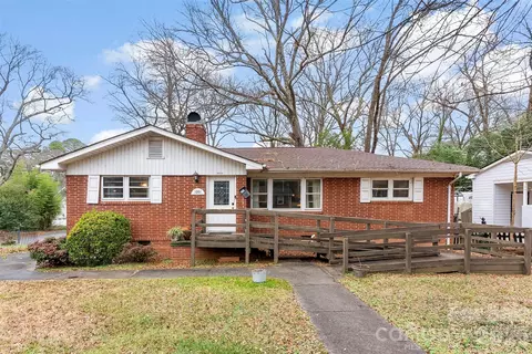 1001 Crestmere St, Charlotte, NC 28208
