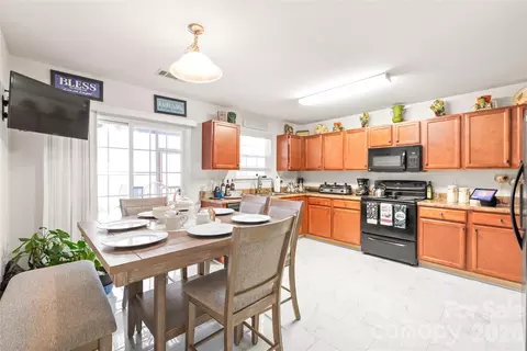 8920 Red Clay Ln, Charlotte, NC 28269