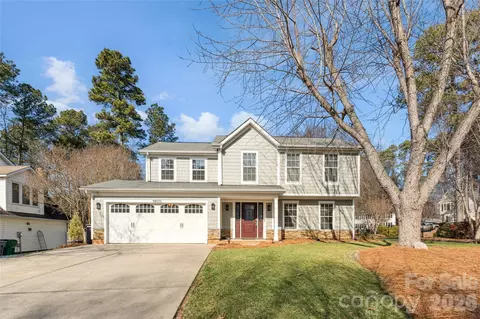 9800 Beaver Hollow Ct, Charlotte, NC 28269