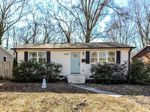 1800 Finchley Dr, Charlotte, NC 28215