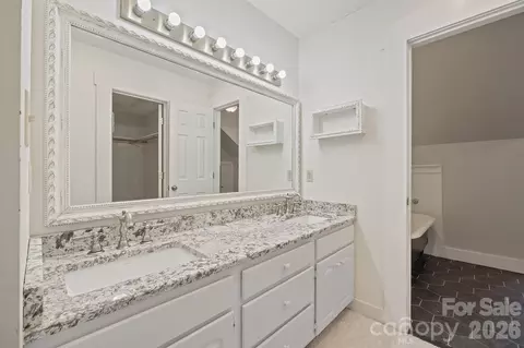 Bath - 1223 Creekside Dr, Conover, NC 28613 photo 2 of 6