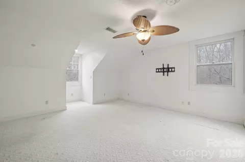 Bedroom - 1223 Creekside Dr, Conover, NC 28613 photo 2 of 11