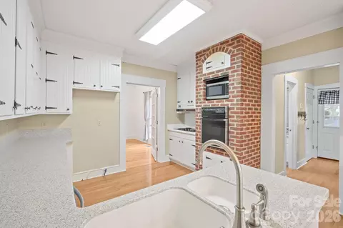 Entry Way - 1223 Creekside Dr, Conover, NC 28613 photo 3 of 5